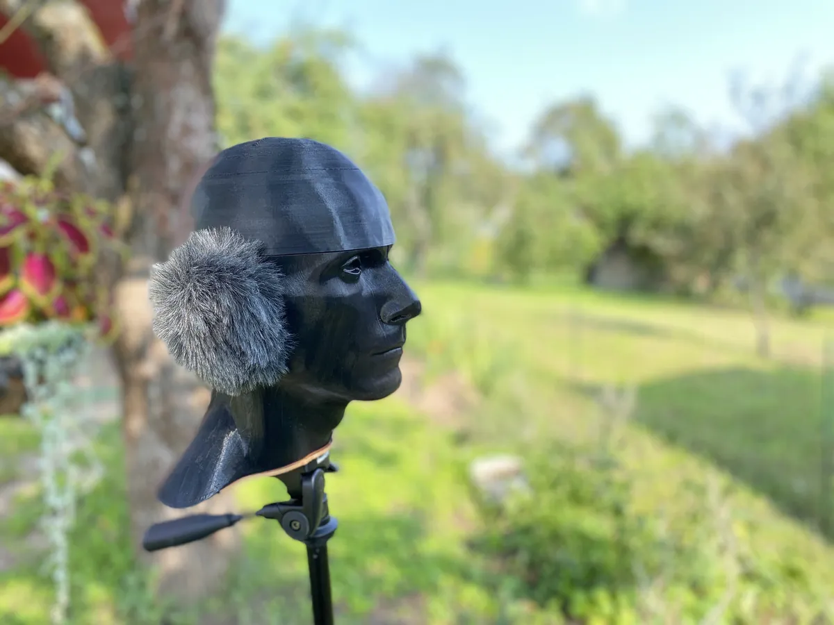 Baffless binaural measurement head with anatomically sized ear canals and microphone capsules